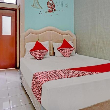 Oyo 90489 Kejora Homestay จาการ์ตา ภายนอก รูปภาพ