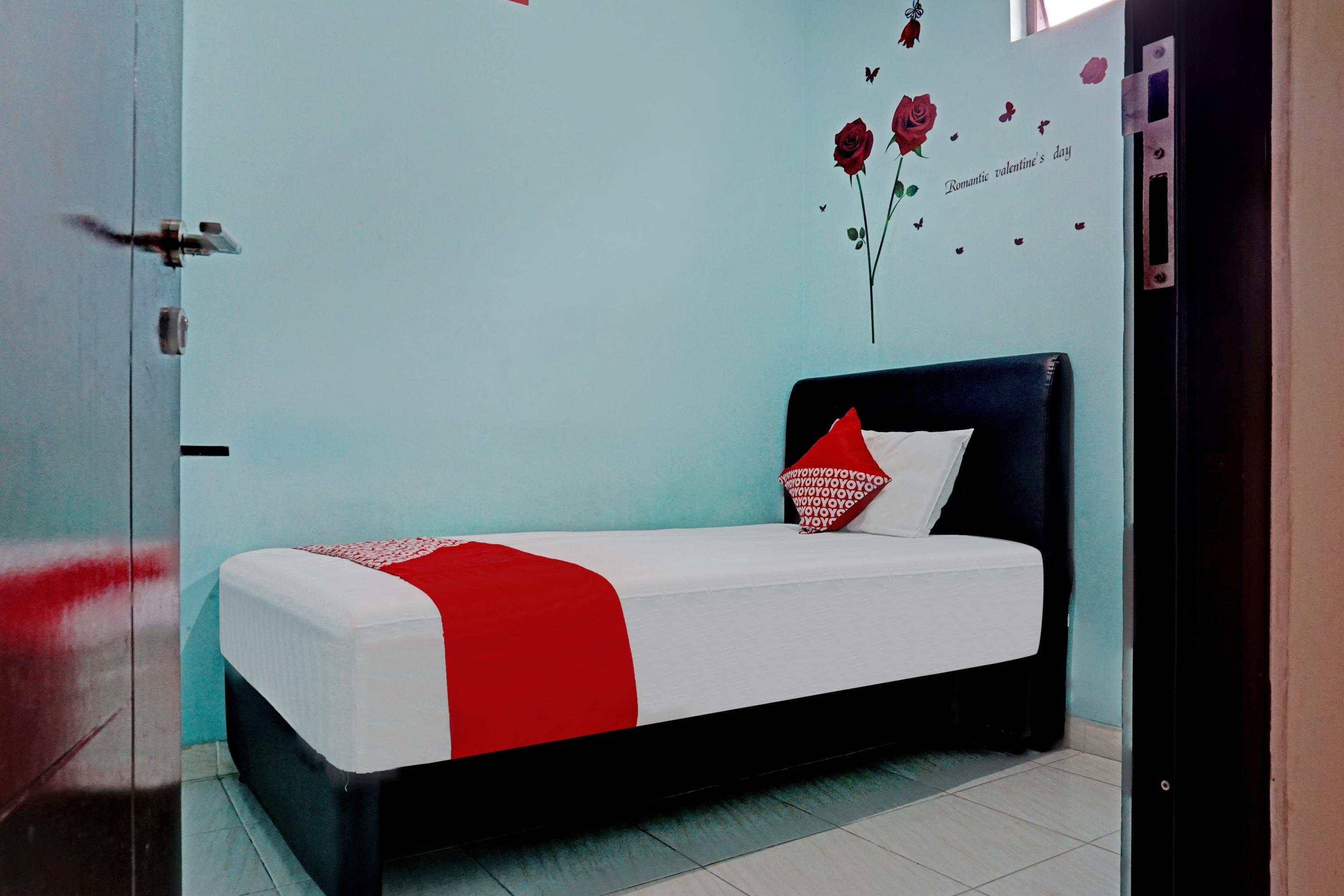 Oyo 90489 Kejora Homestay จาการ์ตา ภายนอก รูปภาพ