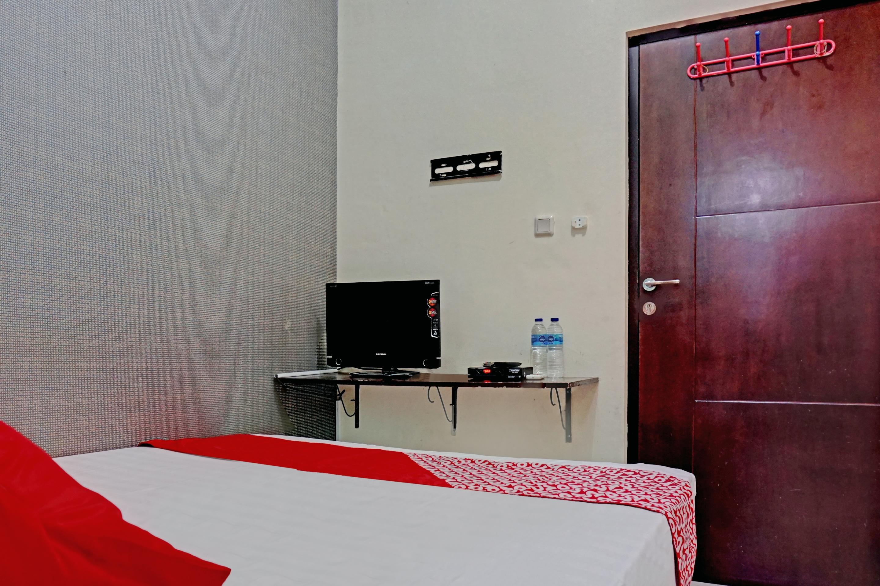 Oyo 90489 Kejora Homestay จาการ์ตา ภายนอก รูปภาพ